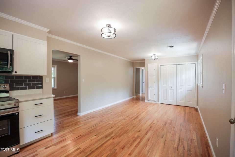 Photo #9: 1403 Brentwood Drive