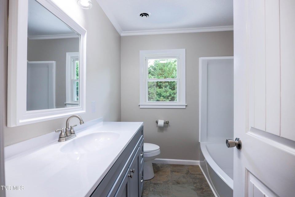 Photo #13: 1403 Brentwood Drive