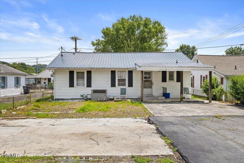 Photo #6: 204 Millpond Street