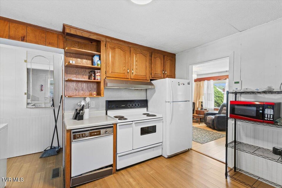 Photo #13: 204 Millpond Street
