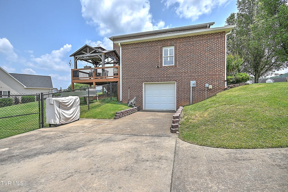 Photo #66: 111 Lucille Place