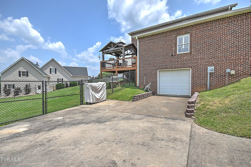 Photo #67: 111 Lucille Place