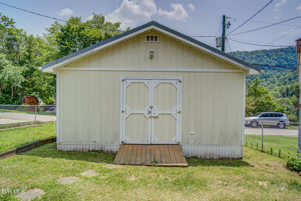 Photo #7: 421 Highland Street