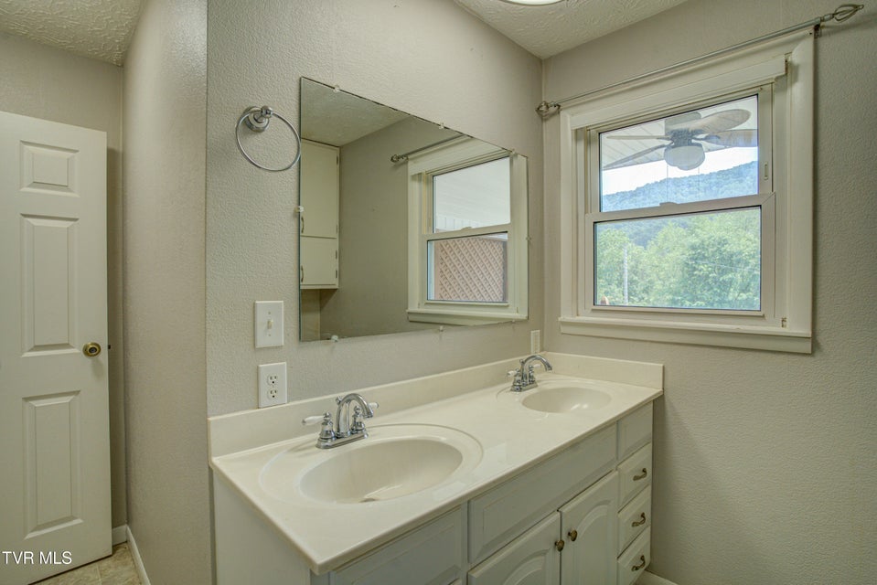 Photo #24: 421 Highland Street