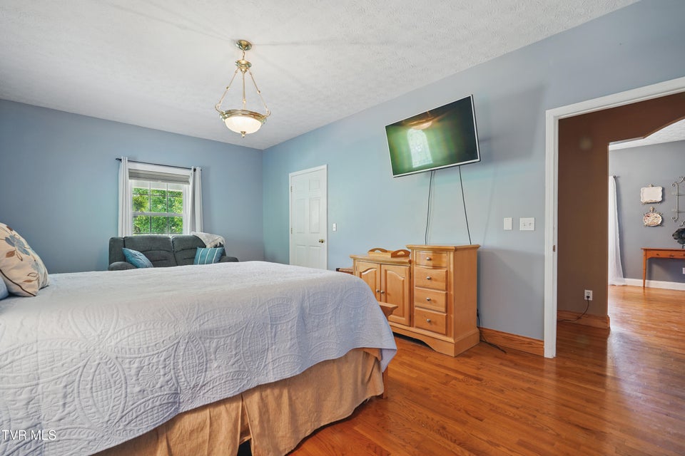 Photo #29: 4296 Bloomingdale Road