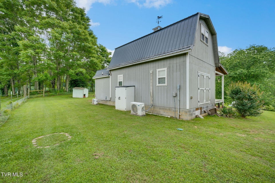 Photo #16: 935 Adams Lane