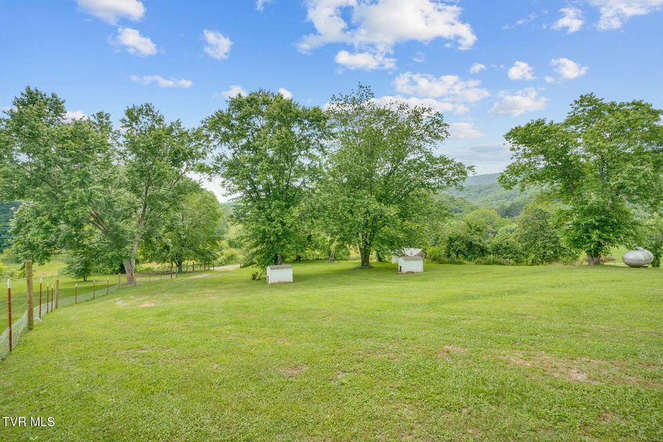 Photo #18: 935 Adams Lane