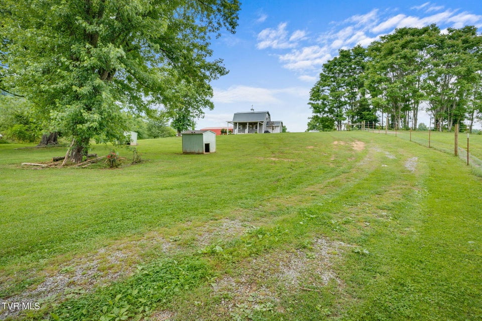 Photo #2: 935 Adams Lane