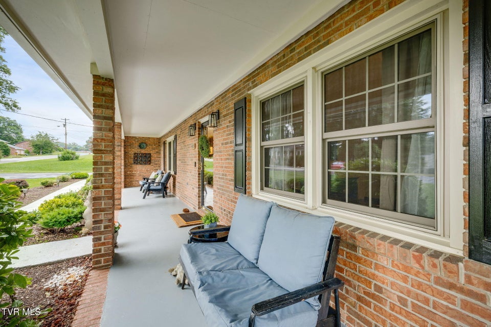 Photo #4: 405 Countryshire Court