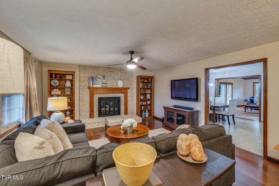 Photo #7: 405 Countryshire Court