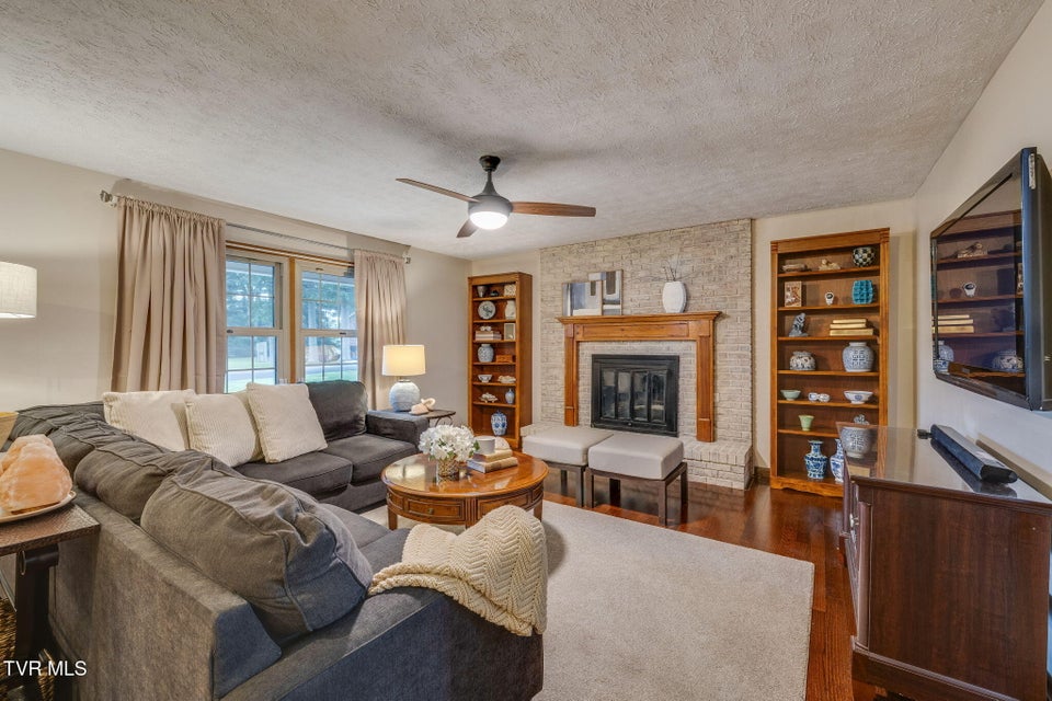 Photo #8: 405 Countryshire Court