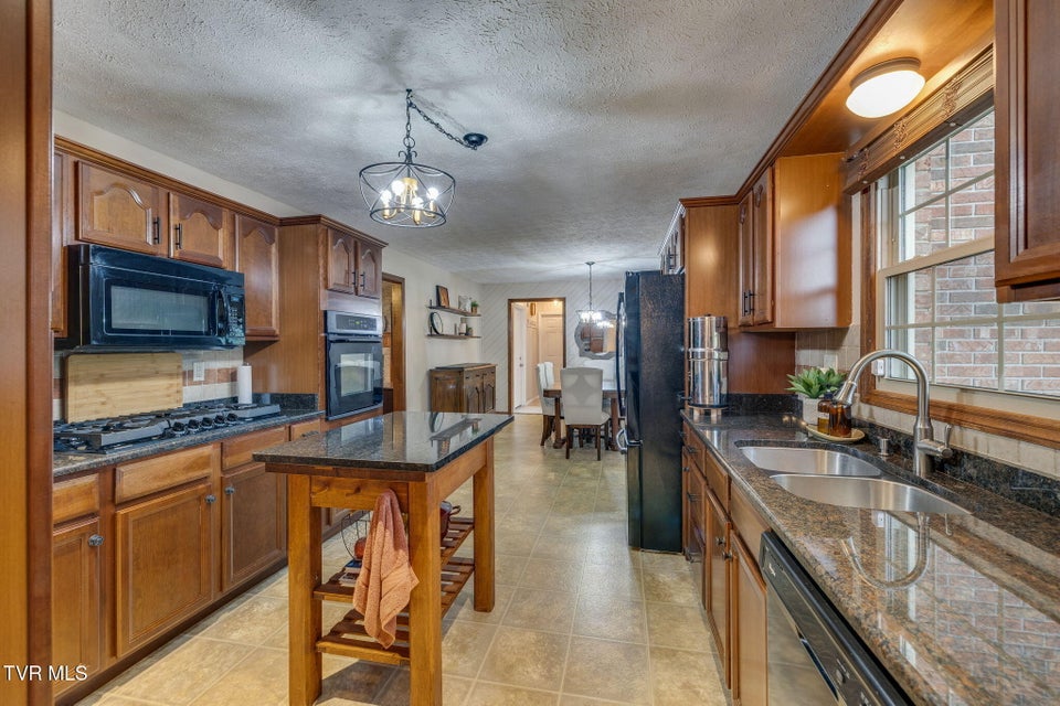 Photo #13: 405 Countryshire Court