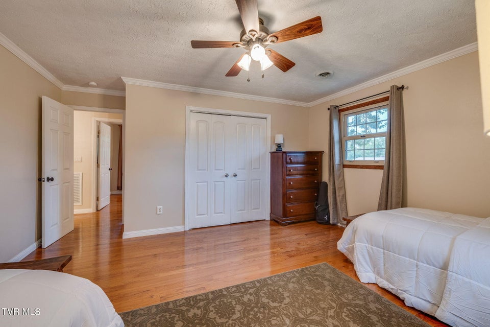 Photo #34: 405 Countryshire Court