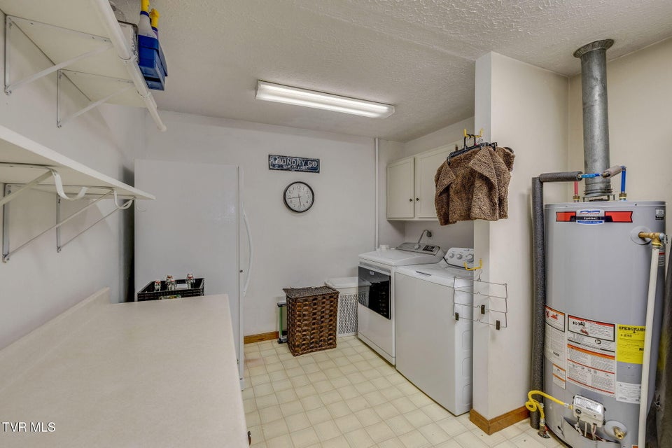 Photo #40: 405 Countryshire Court