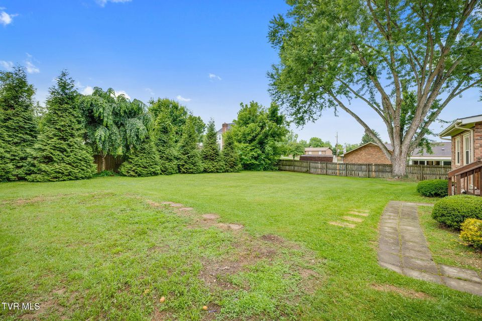 Photo #43: 405 Countryshire Court