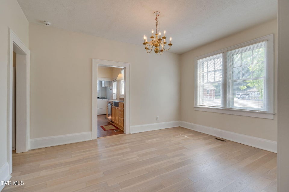 Photo #7: 631 Taylor Street