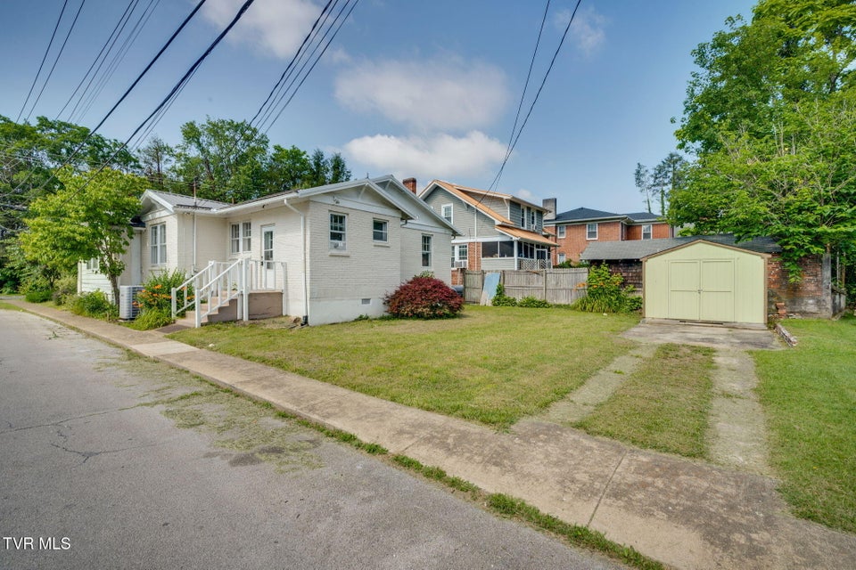 Photo #27: 631 Taylor Street
