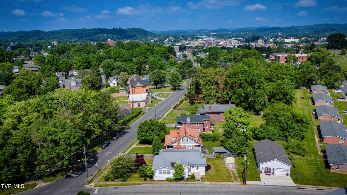 Photo #34: 631 Taylor Street
