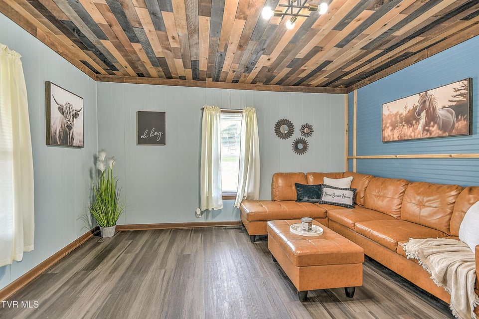 Photo #7: 165 Hughes Street