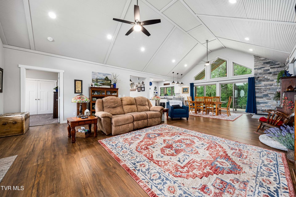 Photo #9: 271 Laurel Way