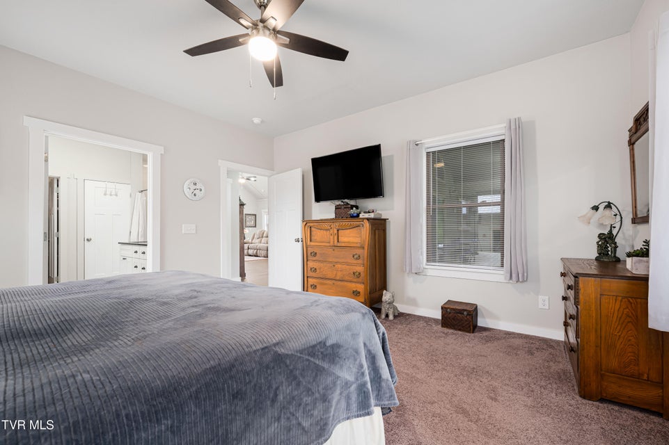 Photo #28: 271 Laurel Way