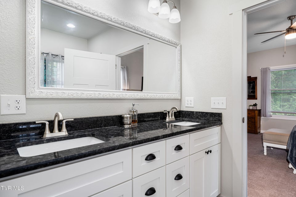 Photo #29: 271 Laurel Way