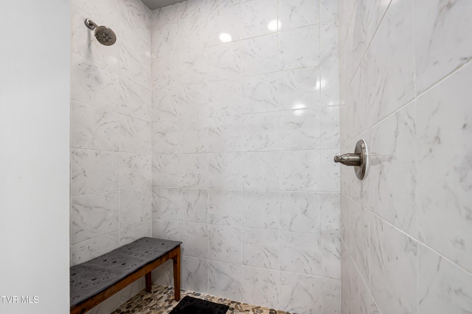 Photo #31: 271 Laurel Way