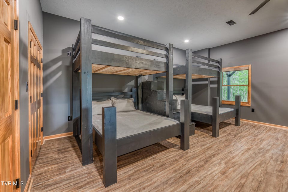 Photo #67: 191 Bear Ridge Drive