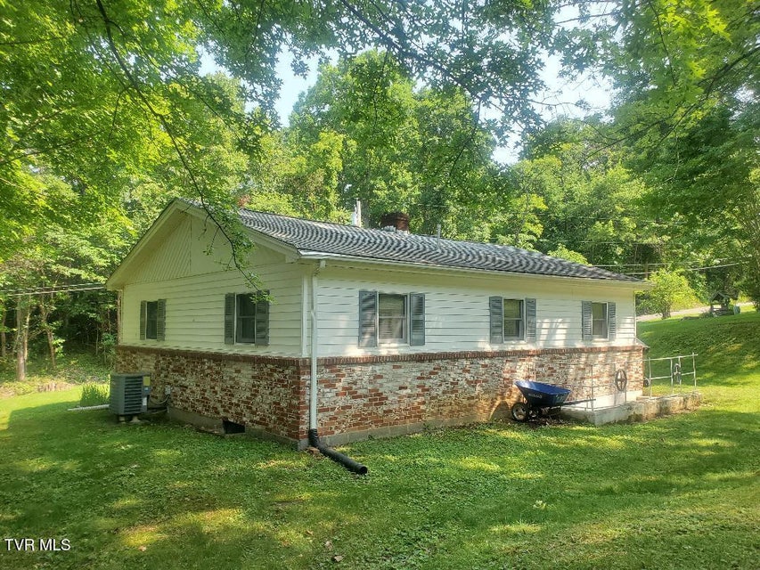 Photo #4: 339 Spice Hollow Road