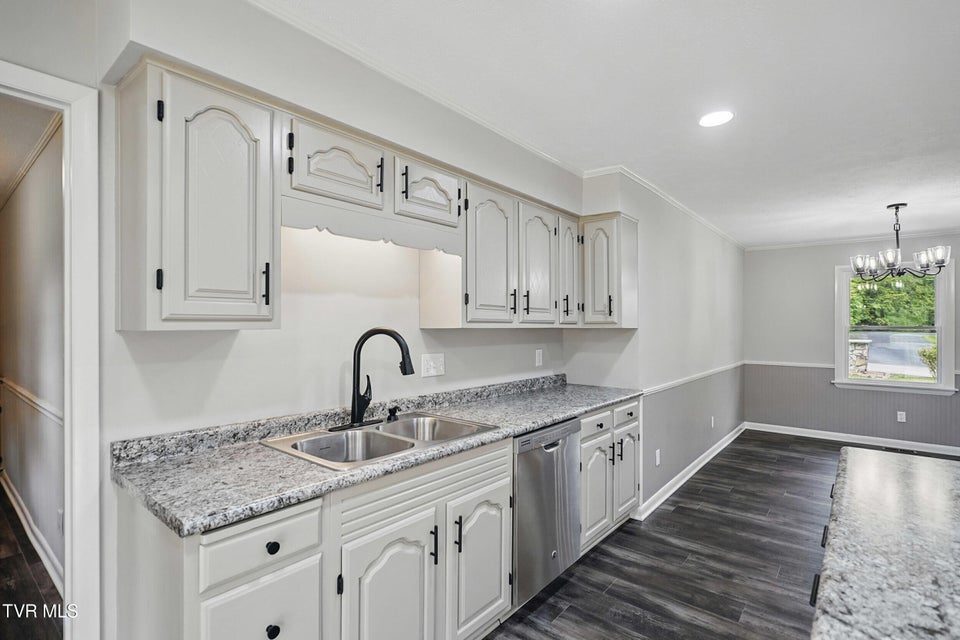 Photo #9: 5530 Paramont Road
