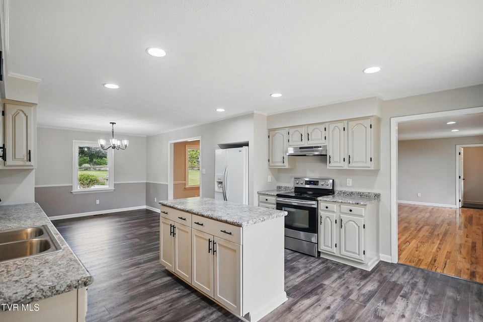 Photo #10: 5530 Paramont Road