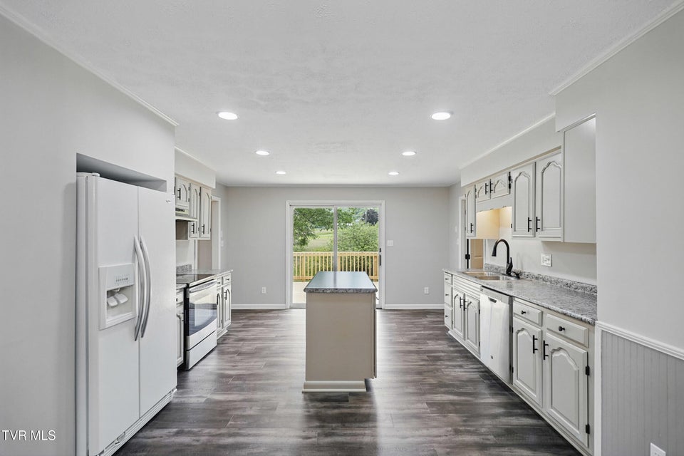 Photo #12: 5530 Paramont Road
