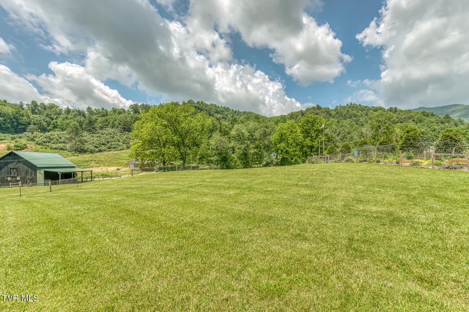 Photo #48: 1761 Pine Orchard Road