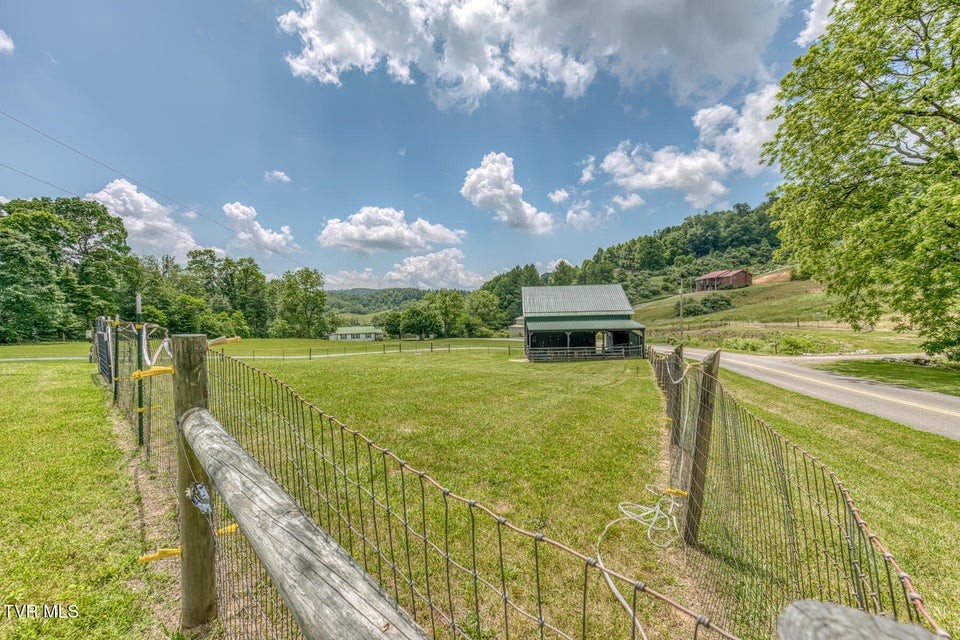 Photo #58: 1761 Pine Orchard Road