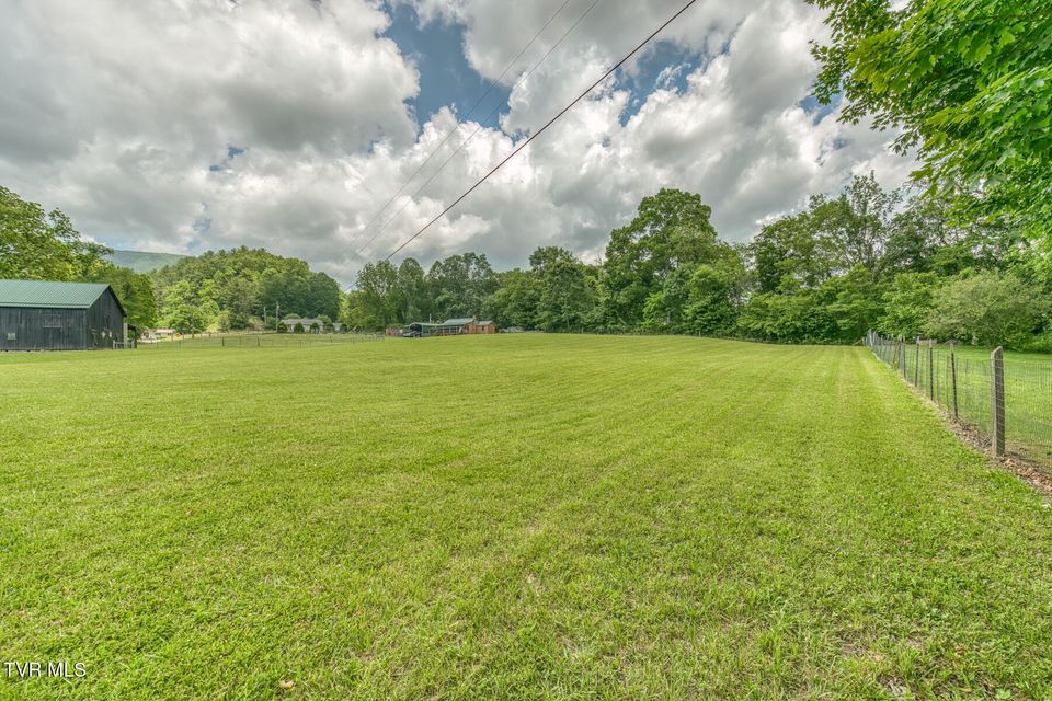 Photo #77: 1761 Pine Orchard Road