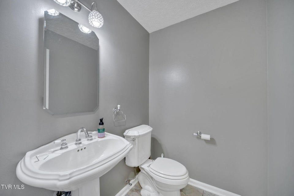 Photo #18: 266 Mark Street