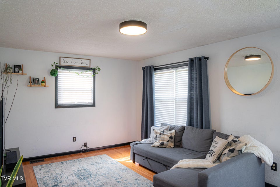Photo #7: 473 Britton Avenue