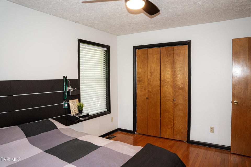 Photo #25: 473 Britton Avenue