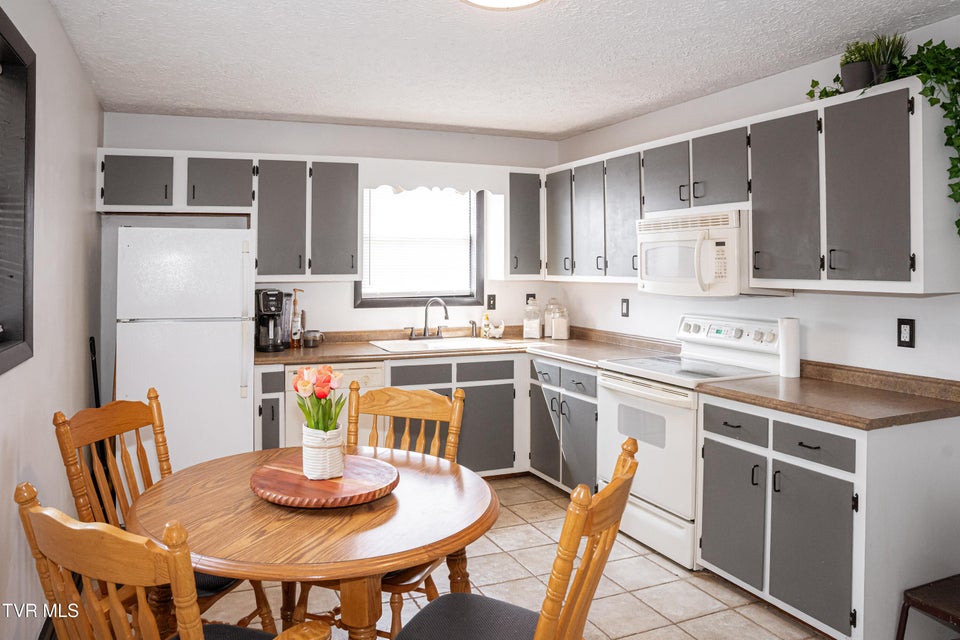 Photo #12: 473 Britton Avenue