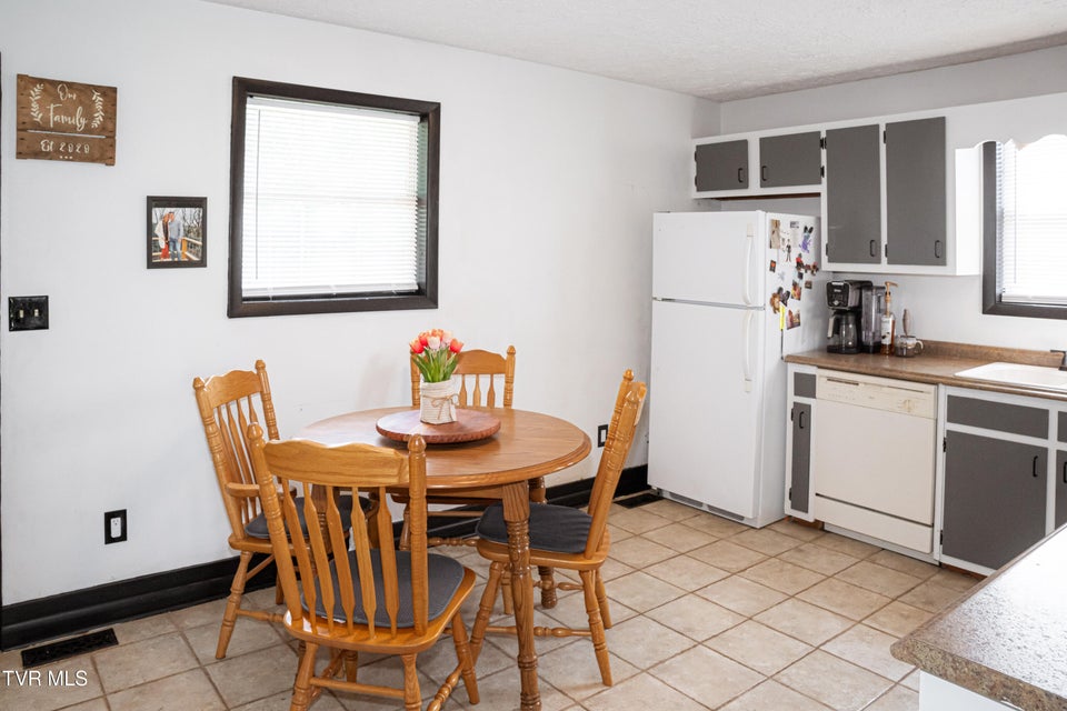 Photo #14: 473 Britton Avenue