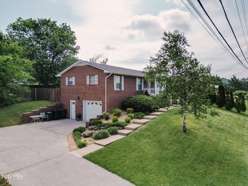 Photo #3: 473 Britton Avenue