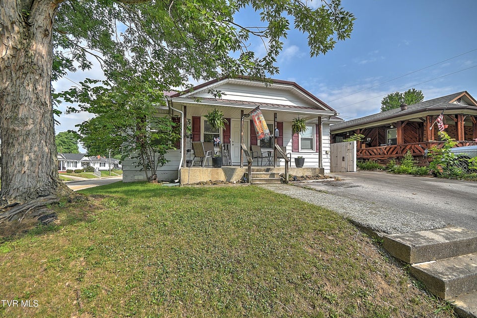 Photo #3: 1018 Federal Street