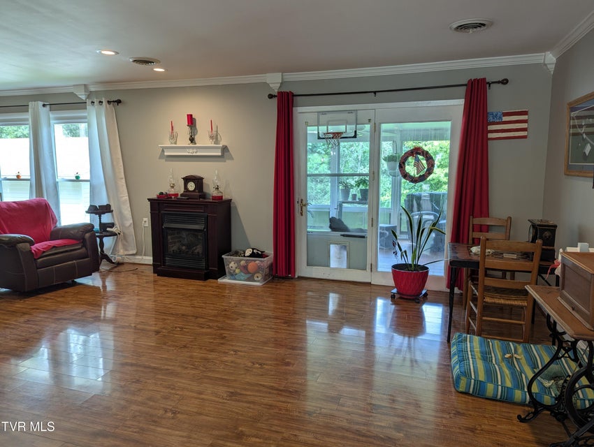 Photo #4: 1710 Brentwood Drive