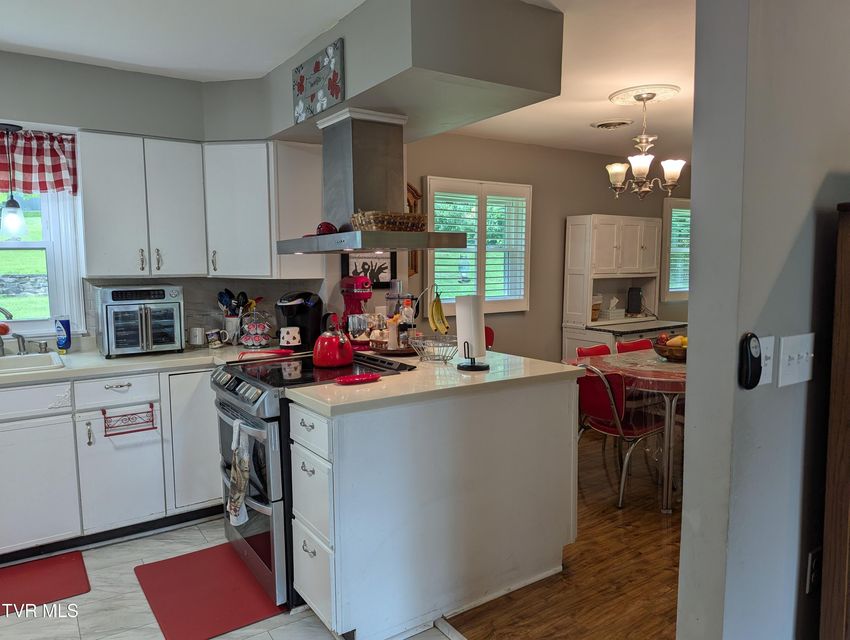 Photo #8: 1710 Brentwood Drive