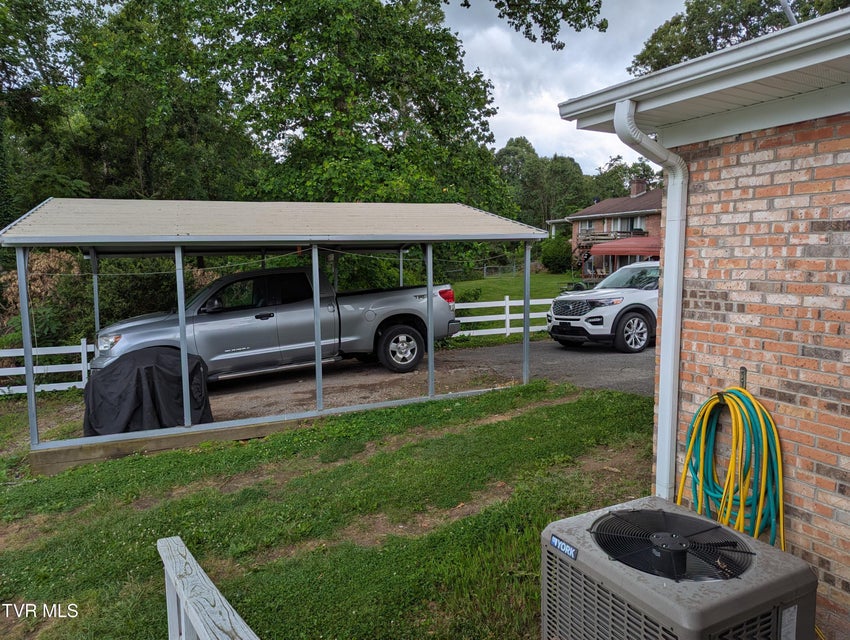 Photo #33: 1710 Brentwood Drive