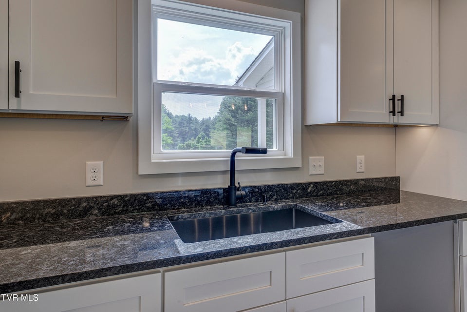 Photo #14: 1105 Laurel Way
