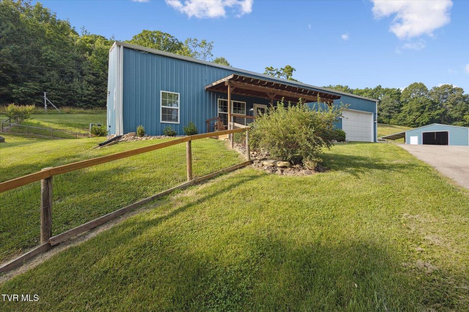 Photo #3: 105 London Pvt Drive