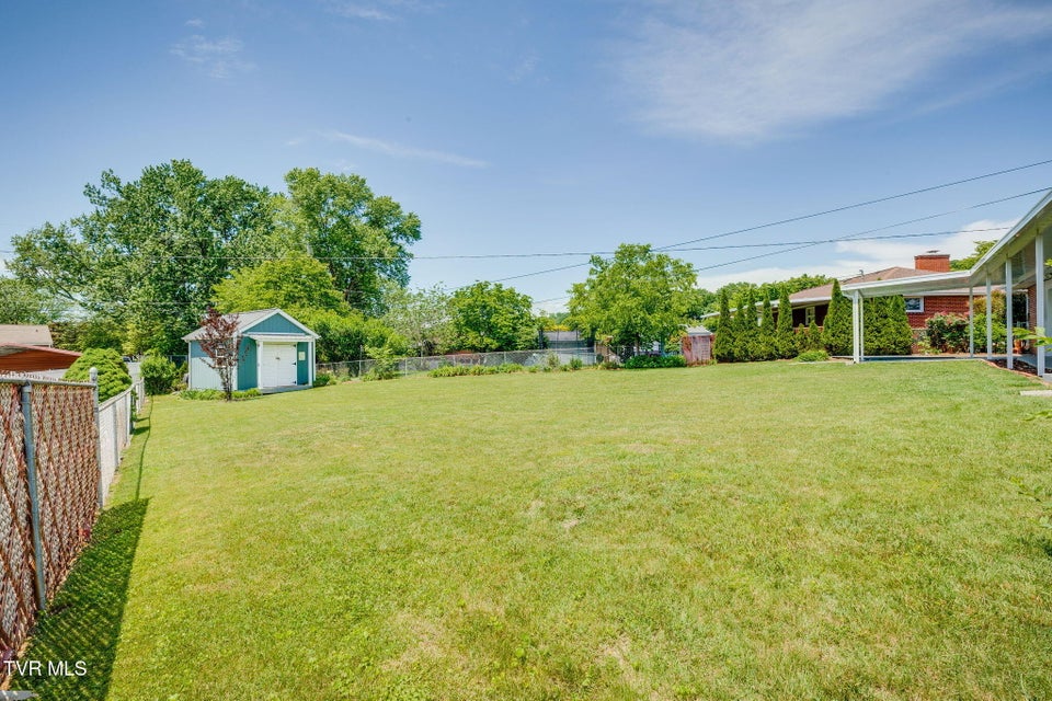 Photo #2: 844 Mimosa Drive