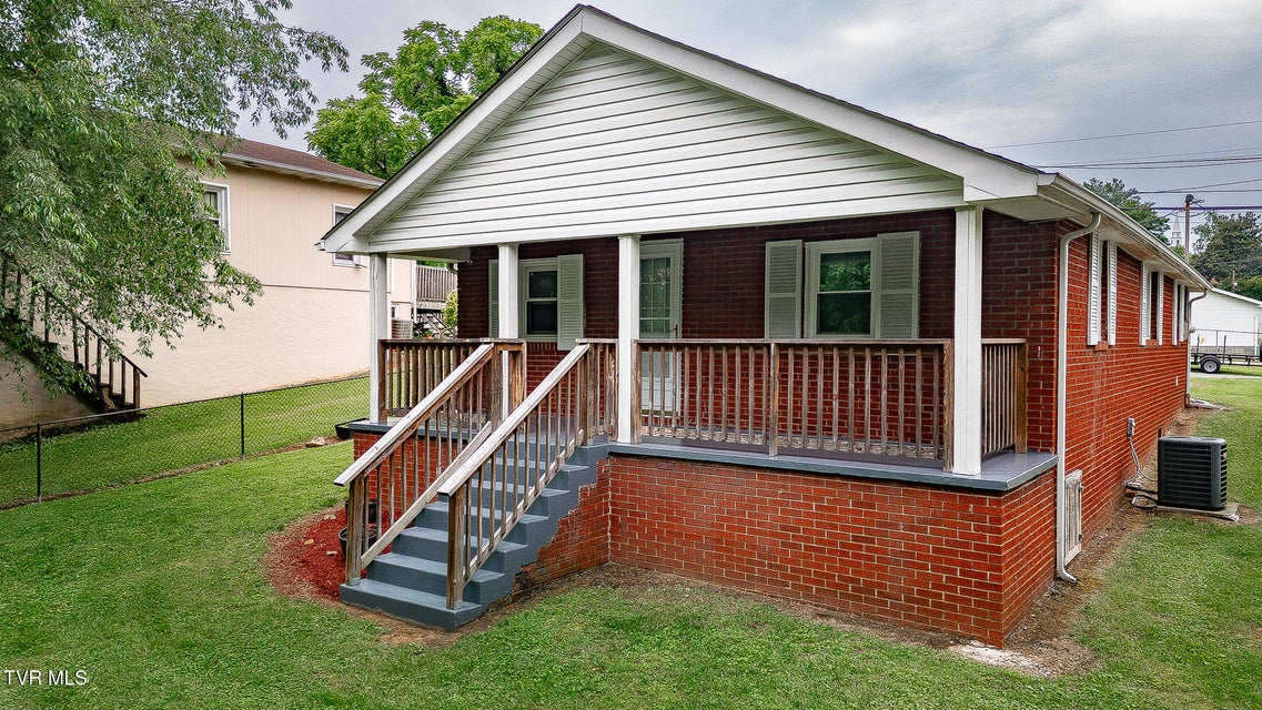 Photo #2: 2009 Tenneva Street