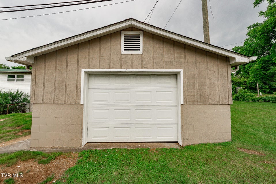 Photo #43: 2009 Tenneva Street